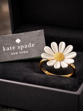 kate spade Gold Ring with White Daisy